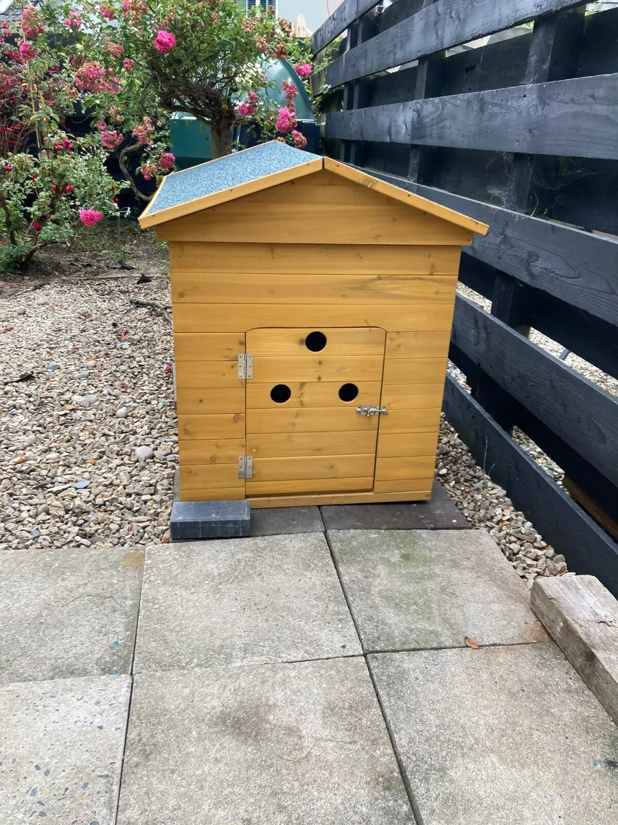 Dog Kennel (2nd hand) - Image 2