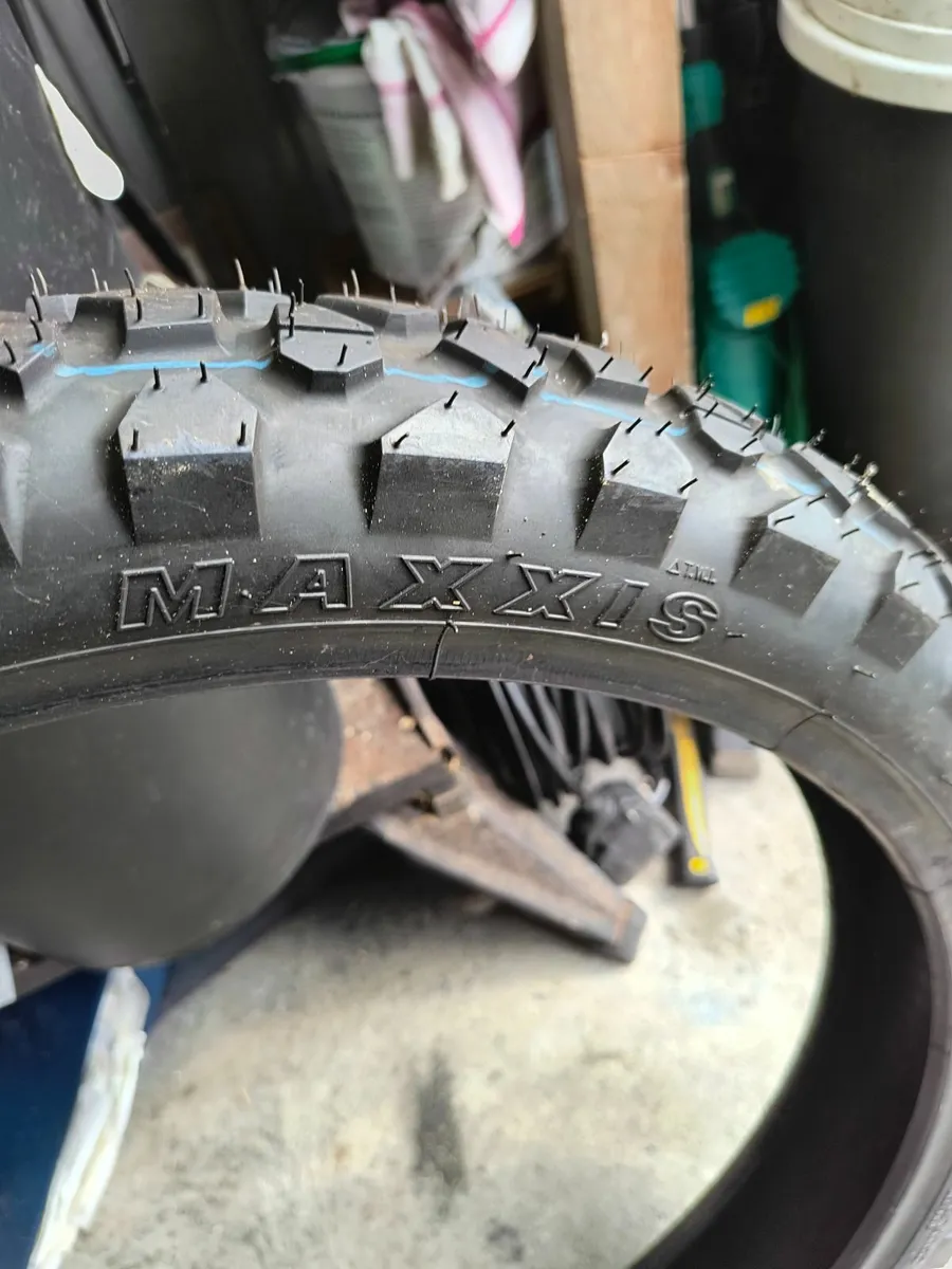 Maxxis motorcycle tyre 90 90 21 - Image 3