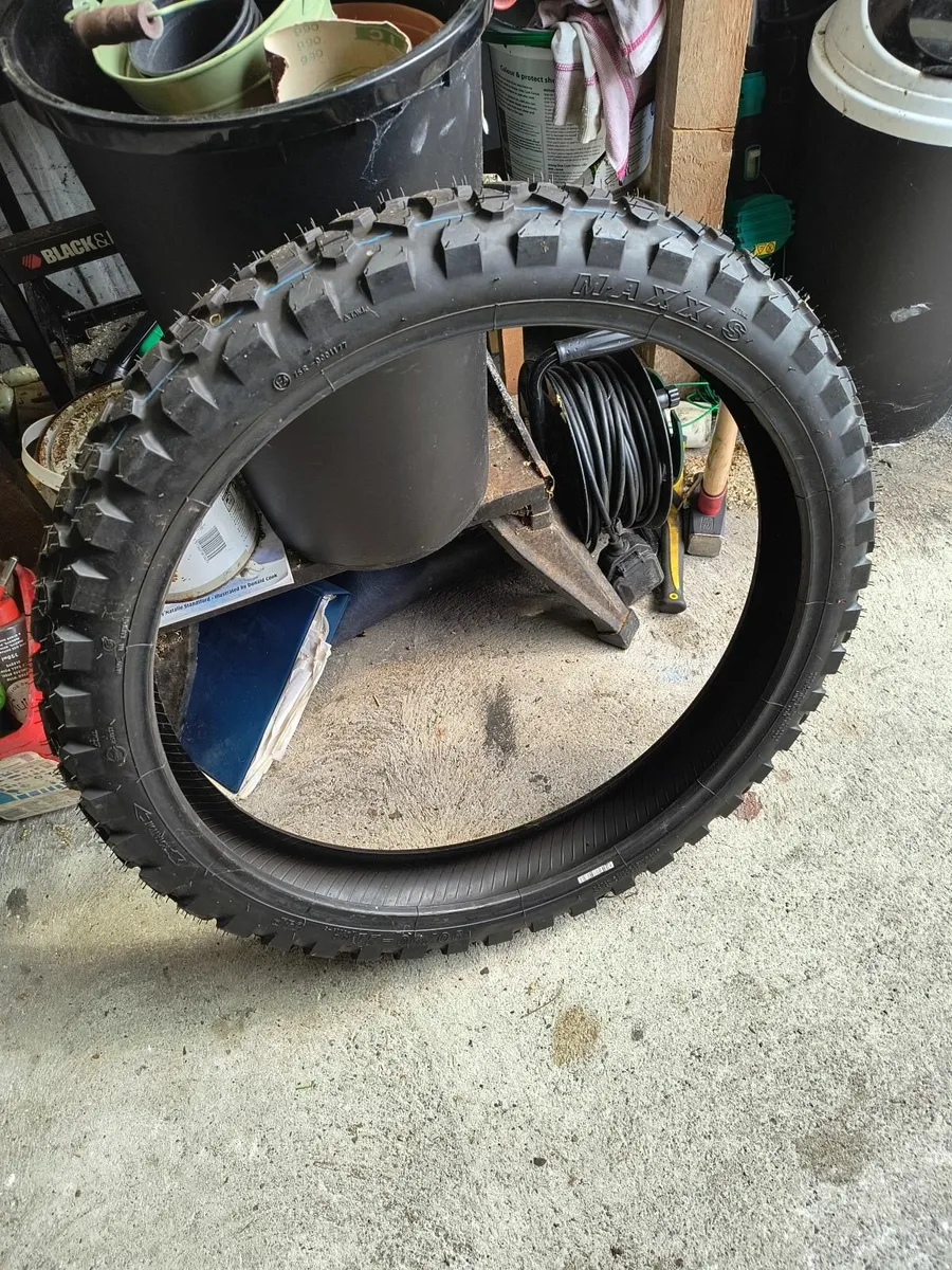 Maxxis motorcycle tyre 90 90 21 - Image 1