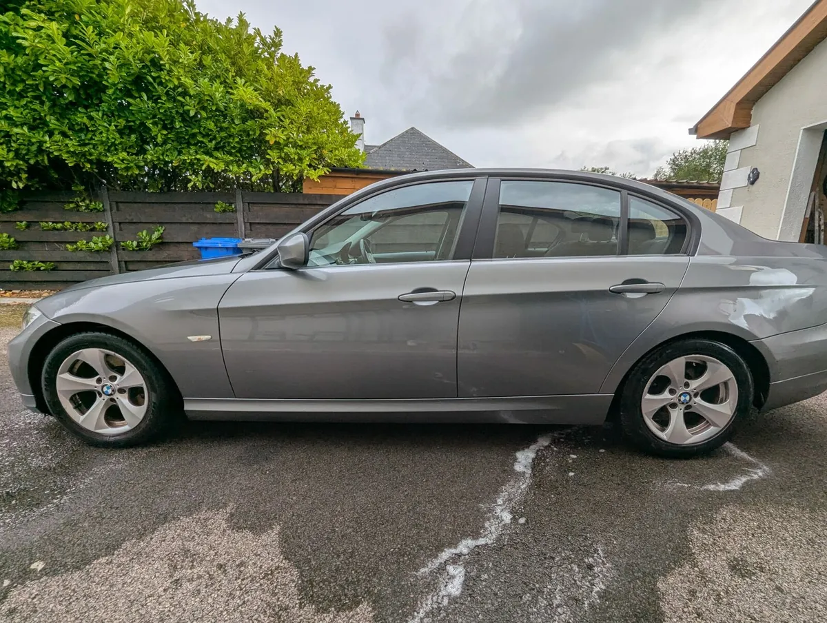 Car - Image 3