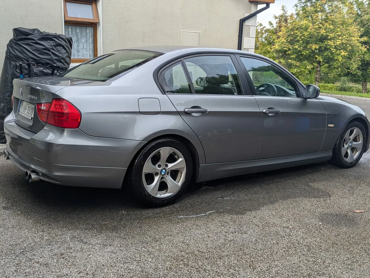 Car - Image 4