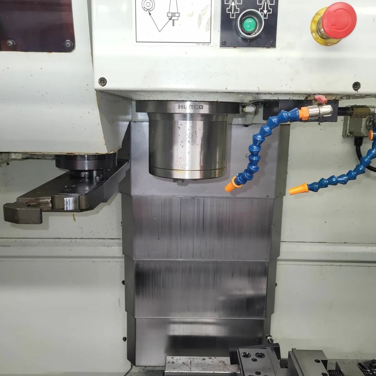 HURCO VM10i VERTICAL MACHINING CENTRE - Image 3
