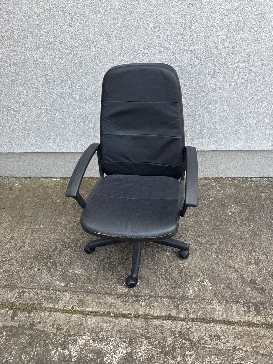 Office chair - Image 1