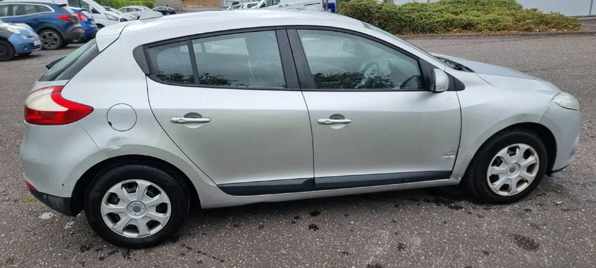 Renault Megane 2011 - Image 1