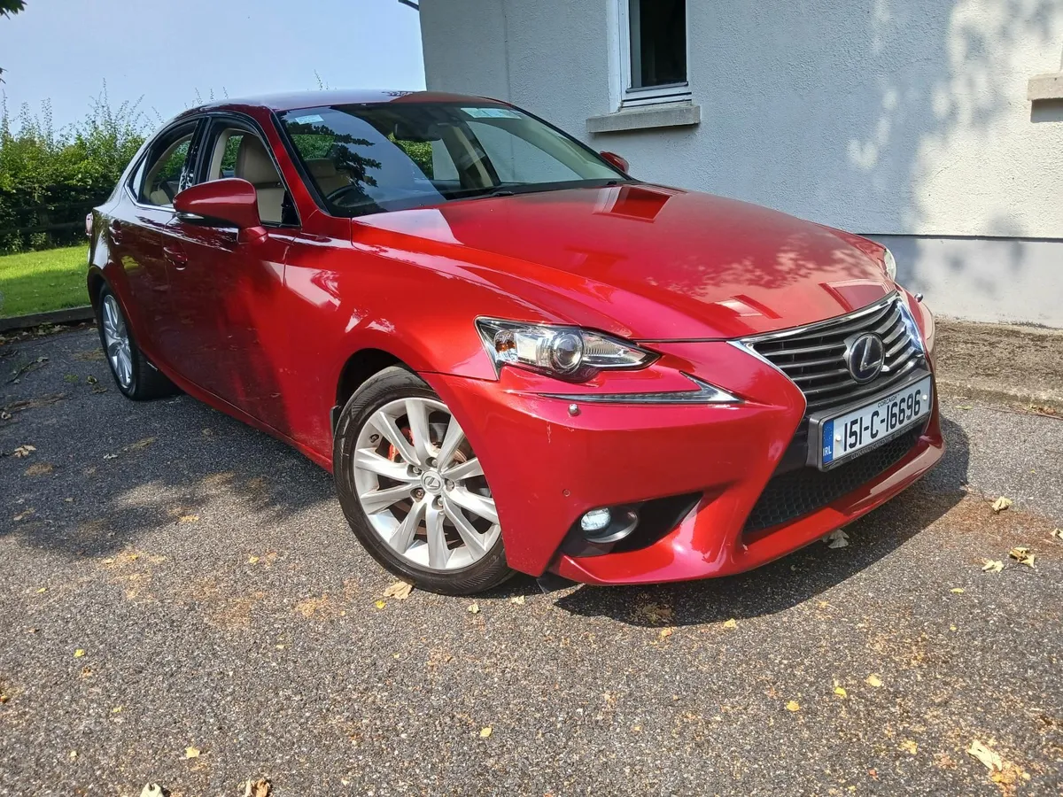 LEXUS IS300H - Image 1