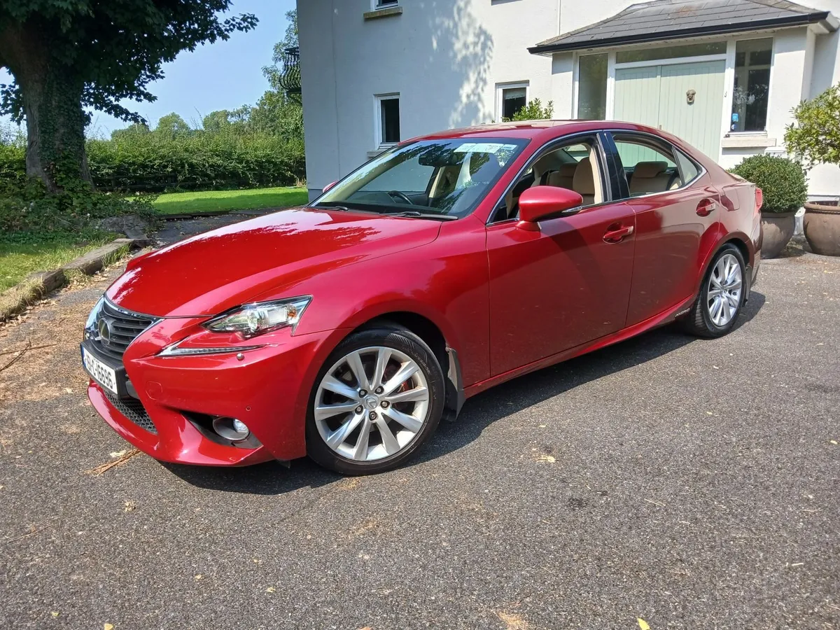 LEXUS IS300H - Image 2