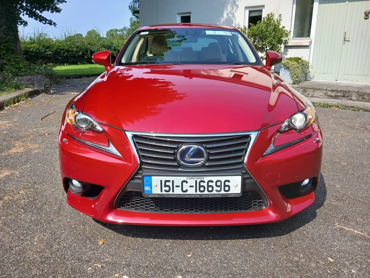 LEXUS IS300H - Image 3