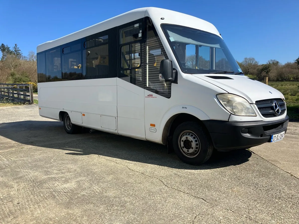 2007 Mercedes sprinter 24 seater bus - Image 1