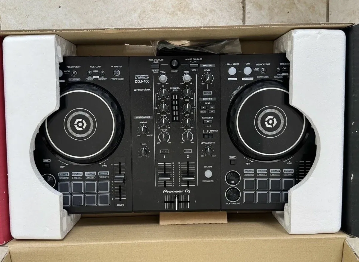 Pioneer DDJ-400 2 Channel Controller - Image 1