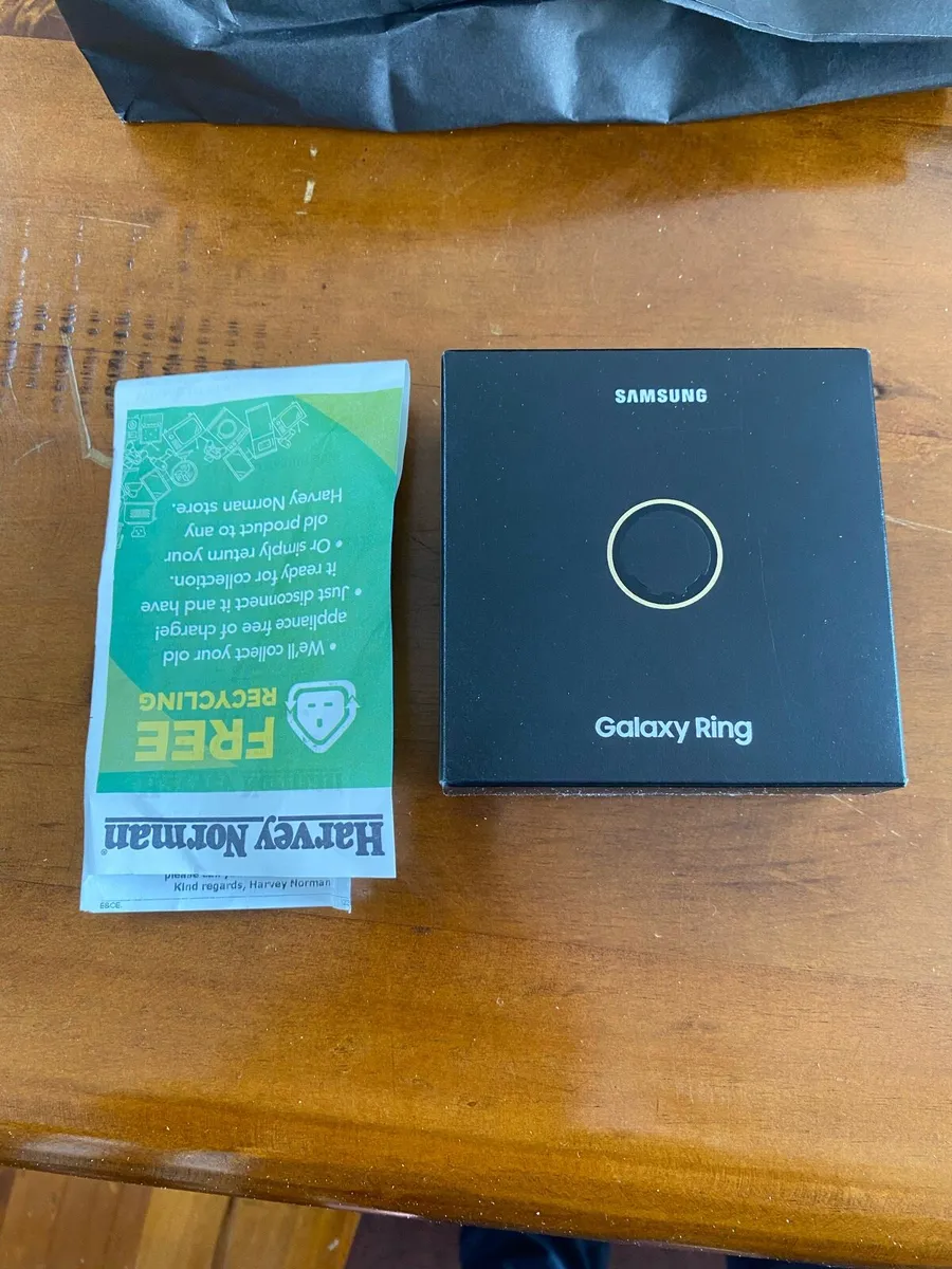 Galaxy smart ring Size 8 (Brand New with Receipt)