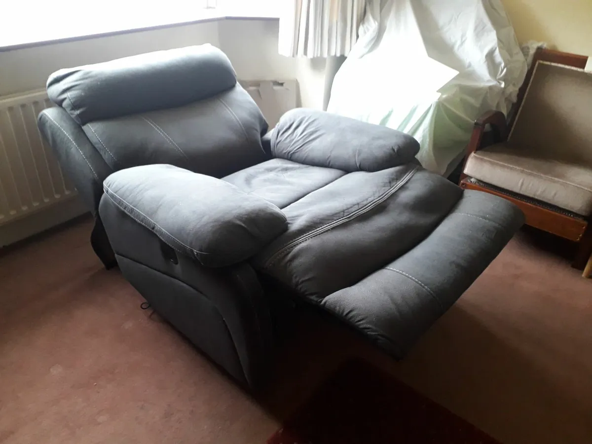 Recliner Chair - Image 2