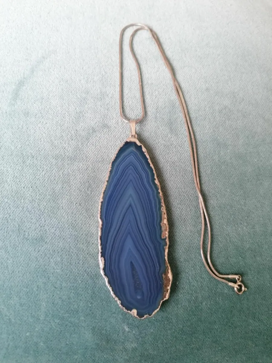 Dragon Vein Agate Pendant on Stg Silver Chain - Image 2