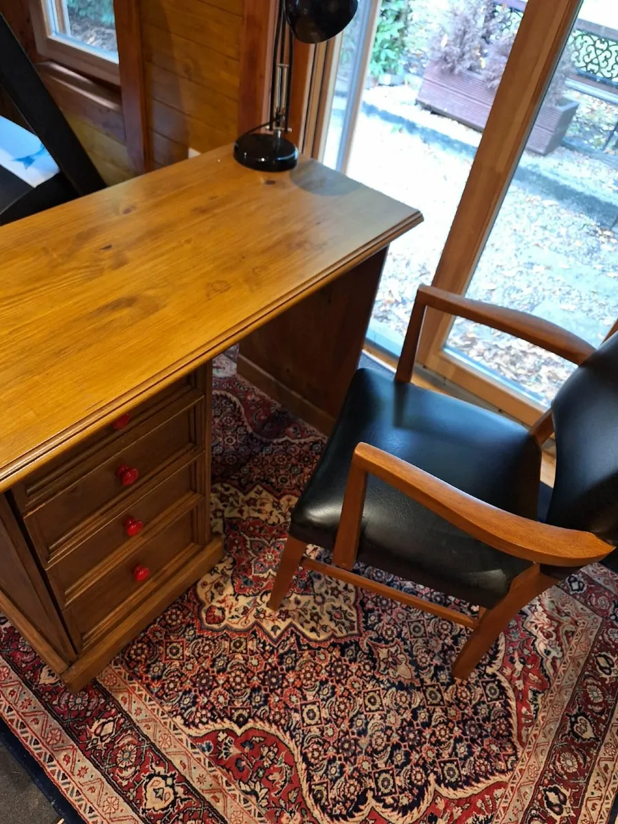 Desk and chair - Image 2