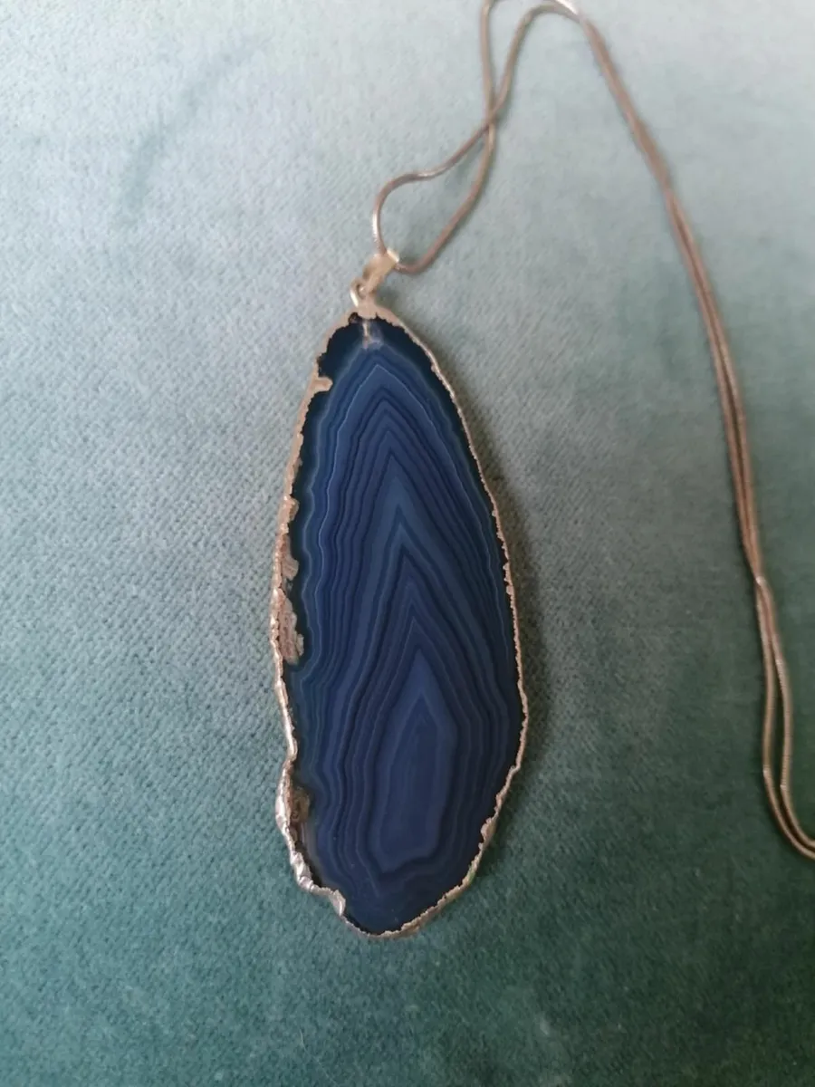 Dragon Vein Agate Pendant on Stg Silver Chain - Image 4