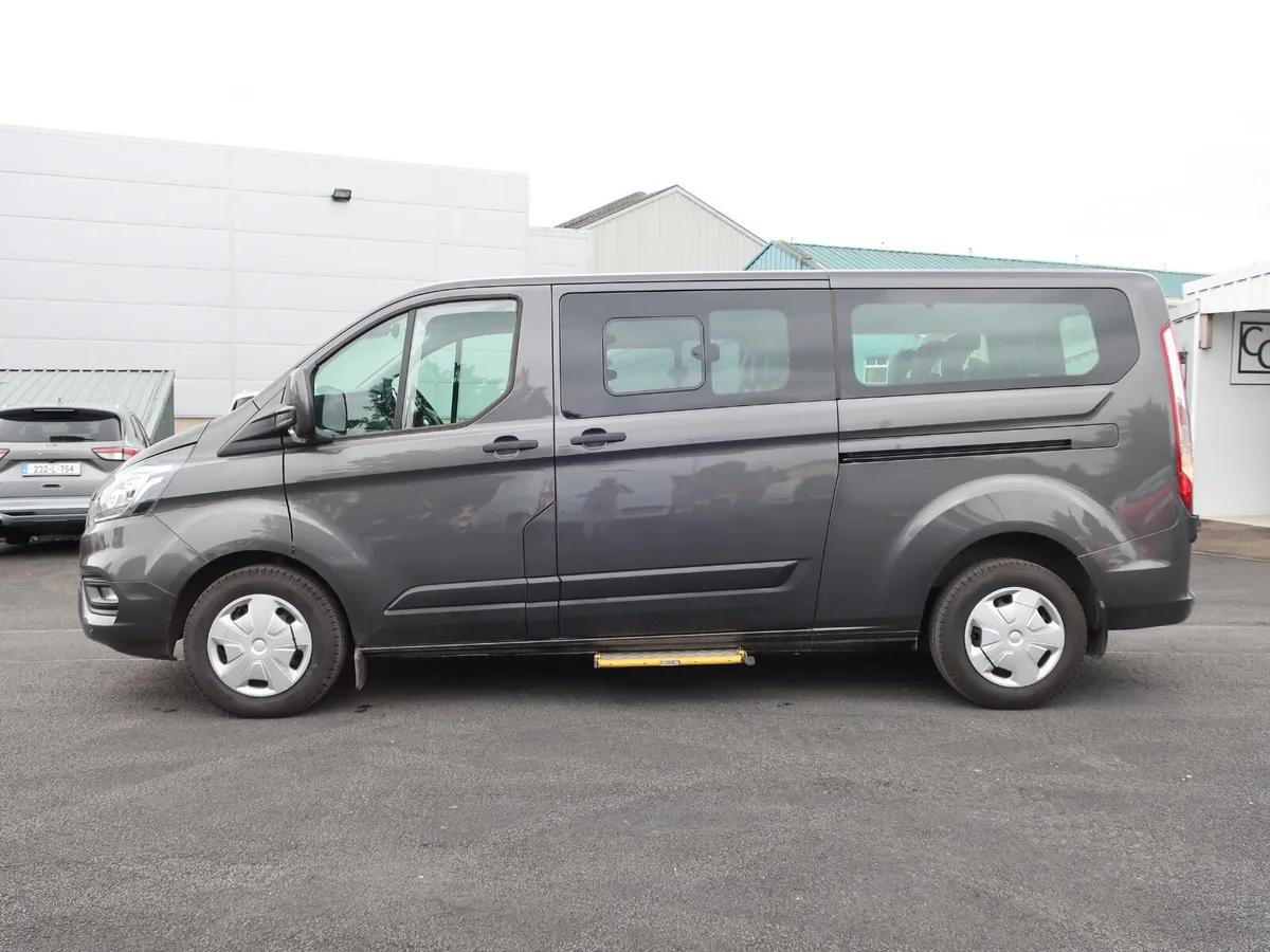 Ford Transit Custom KOMBI 9 SEAT 2.0TD AUTO - Image 2