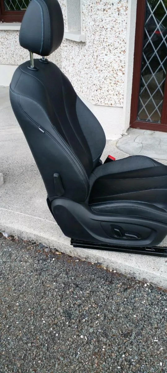 Mg5 driver's seat - Image 1