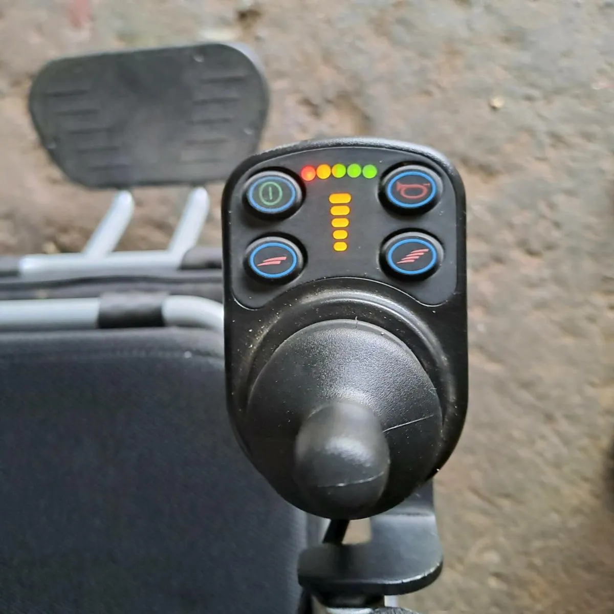 Electric wheelchair - Image 4