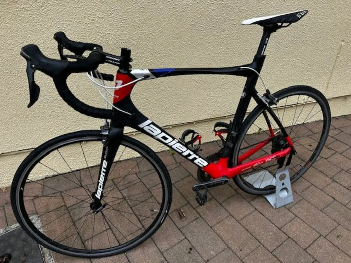 Road Bike - Carbon 61cm frame