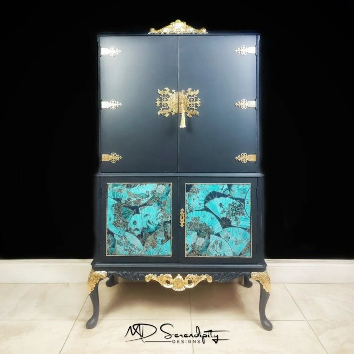 Antique Queen Anne Drinks/Cocktail Cabinet - Image 3
