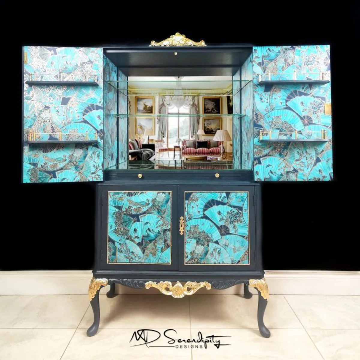 Antique Queen Anne Drinks/Cocktail Cabinet - Image 4