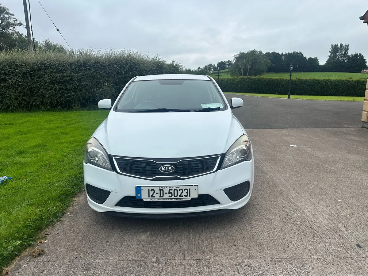 2012 Kia Pro Ceed - Image 2