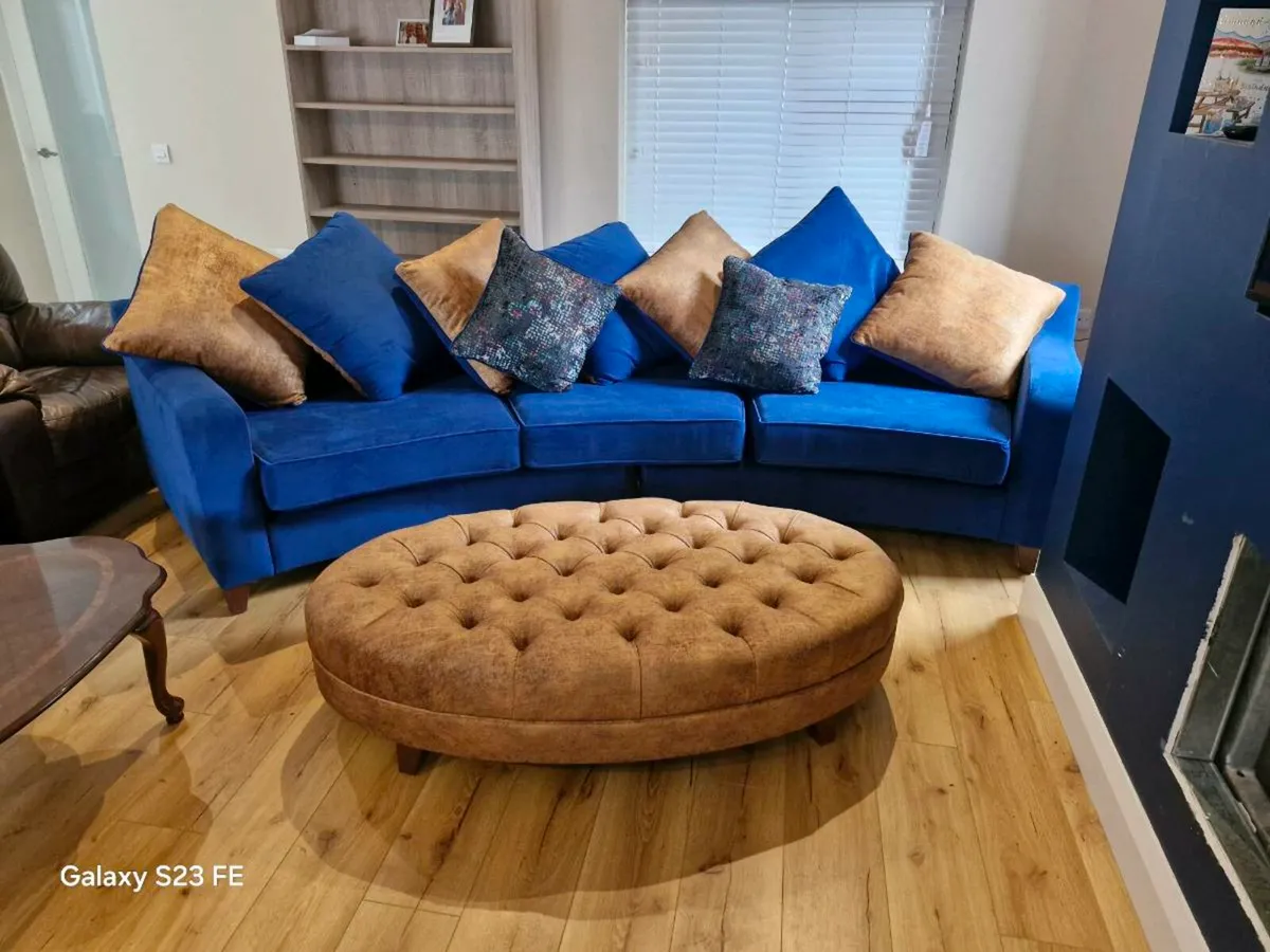 couch and leg rest - Image 1