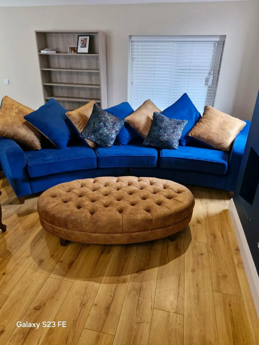 couch and leg rest - Image 3