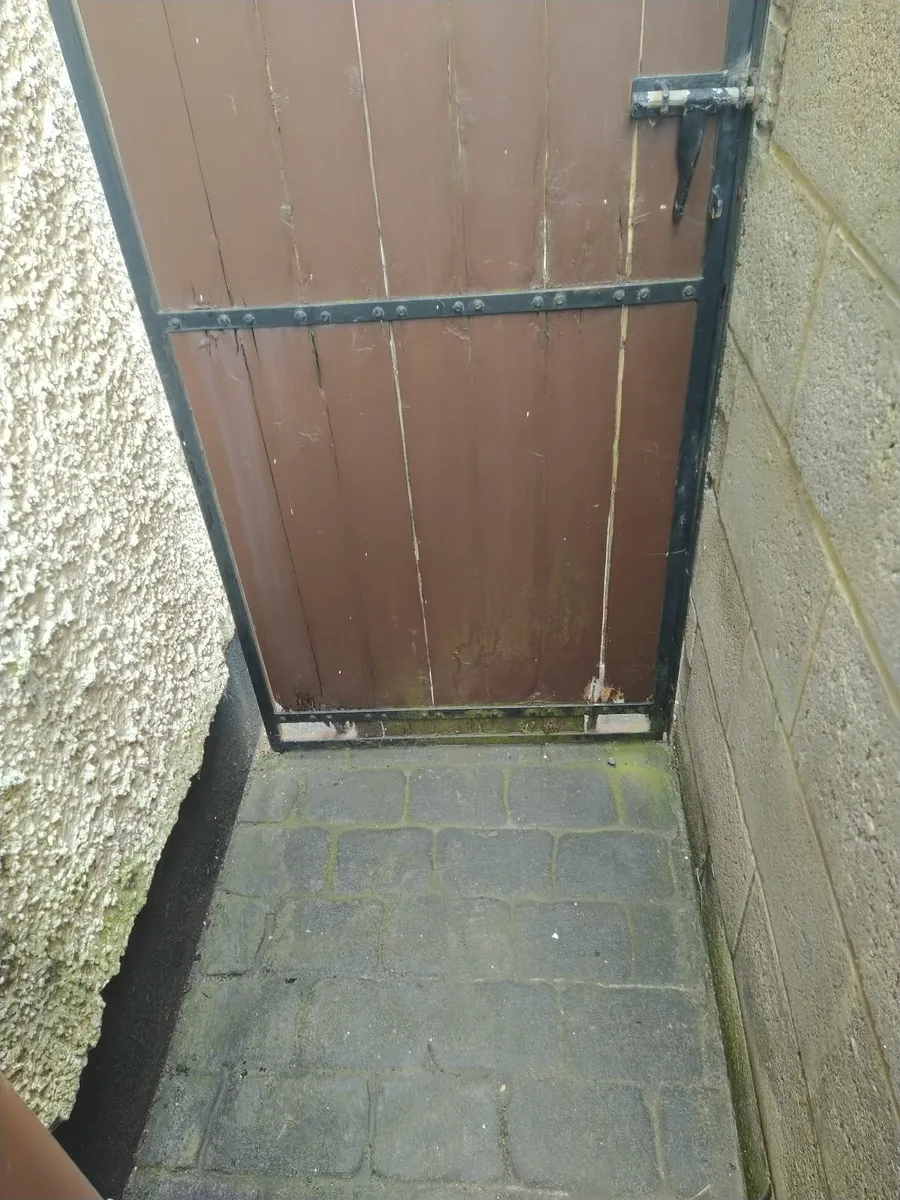 Side gate metal frame - Image 2