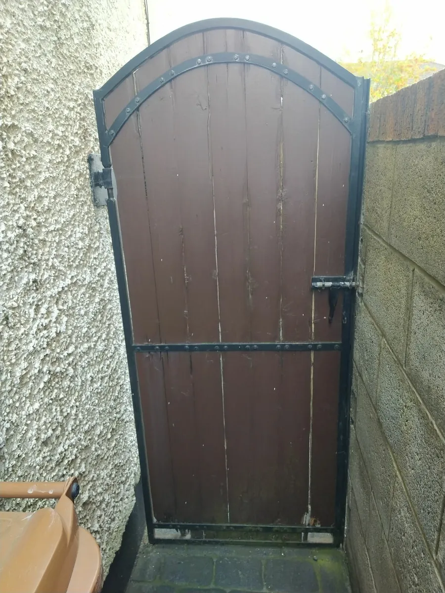 Side gate metal frame - Image 3