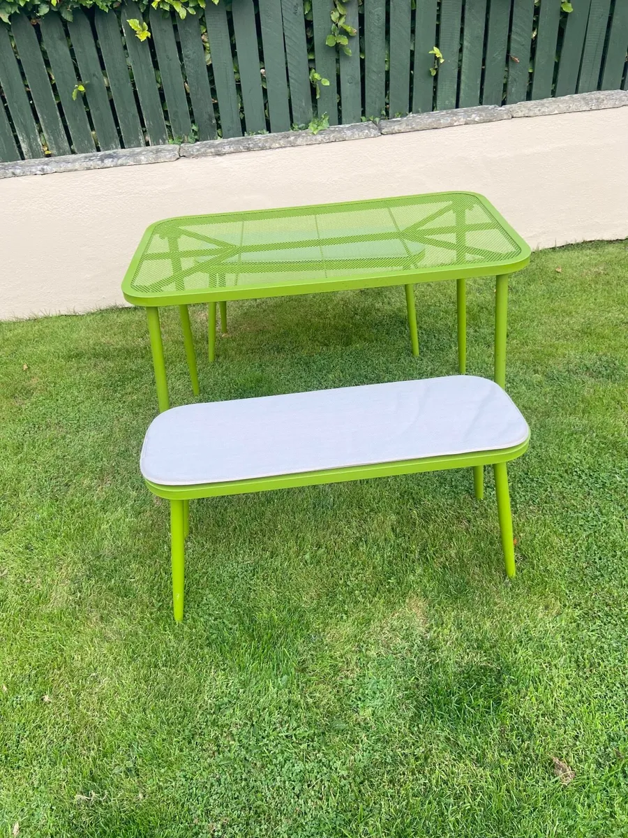 Outdoor table - Image 2