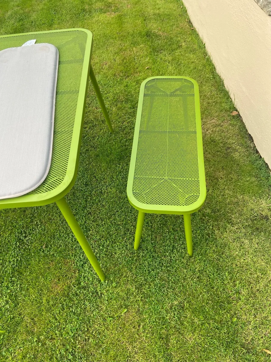 Outdoor table - Image 3