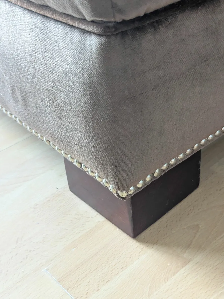 3/4 seater Velvet Sofa - Image 1