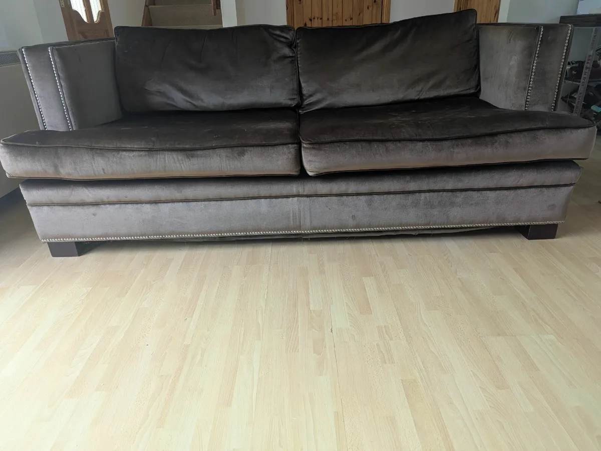 3/4 seater Velvet Sofa - Image 3