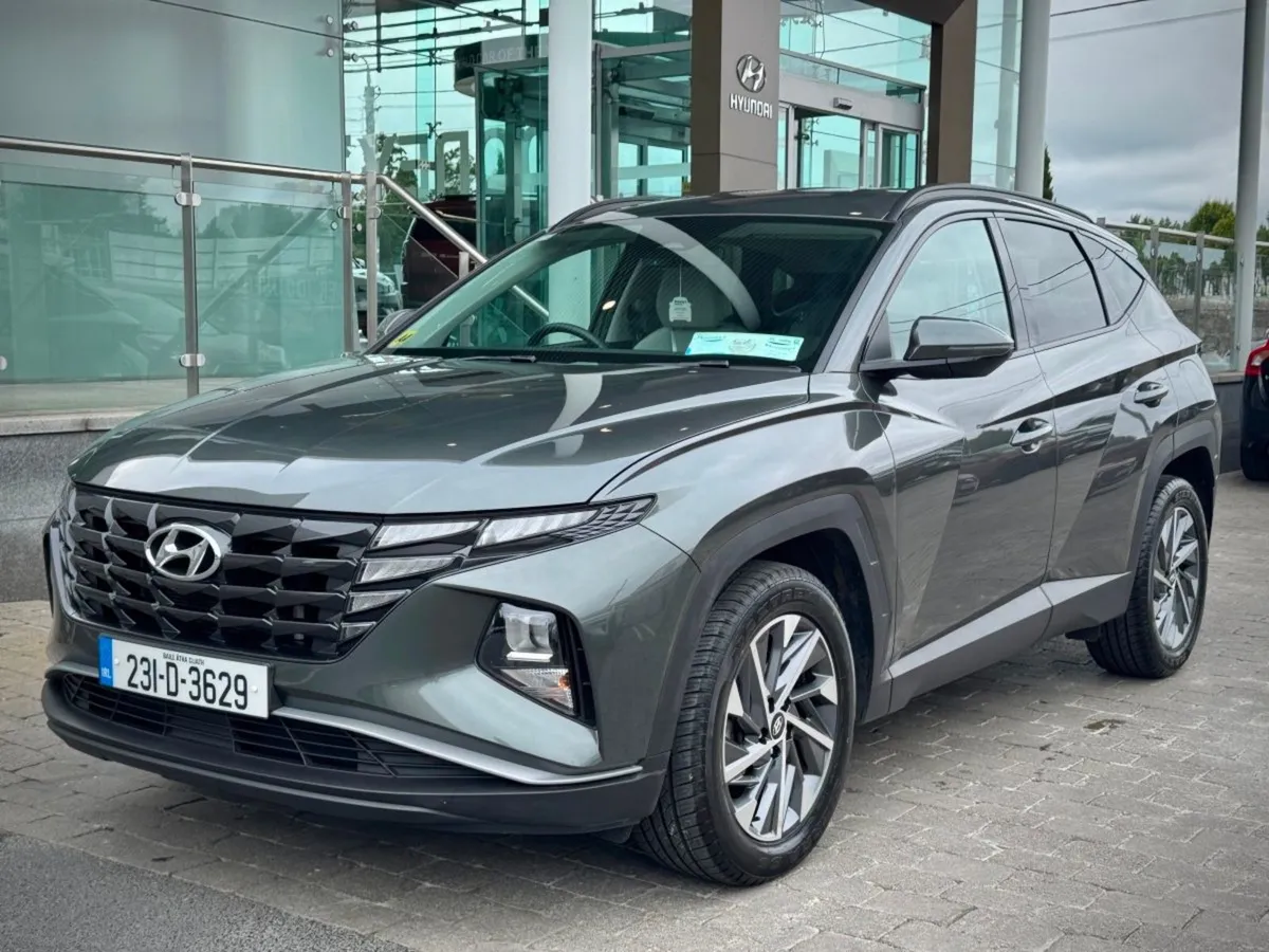 Hyundai Tucson 2WD Executive  Grey Leather Low Mi - Image 1