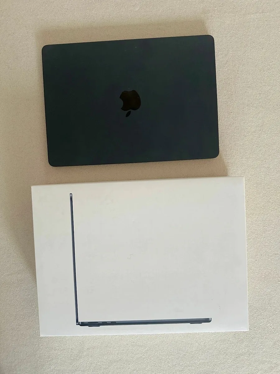 MacBook Air 2022 M2 13.6" 512GB SSD 16GB - Image 2