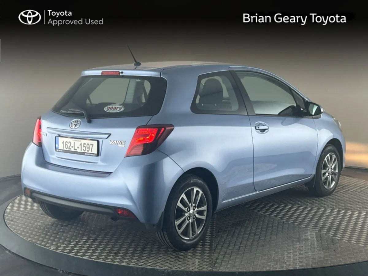 Toyota Yaris 3 Door 1.33 LUNA AUTO - Image 2