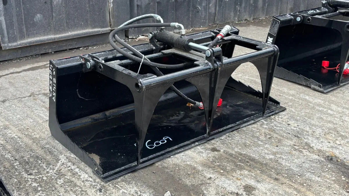 44" Hydraulic Muck Grab –  to suit Mini Skidsteer - Image 3
