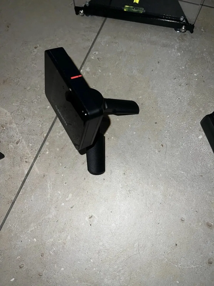 R10 Launch Monitor With Protective Stand - Image 1