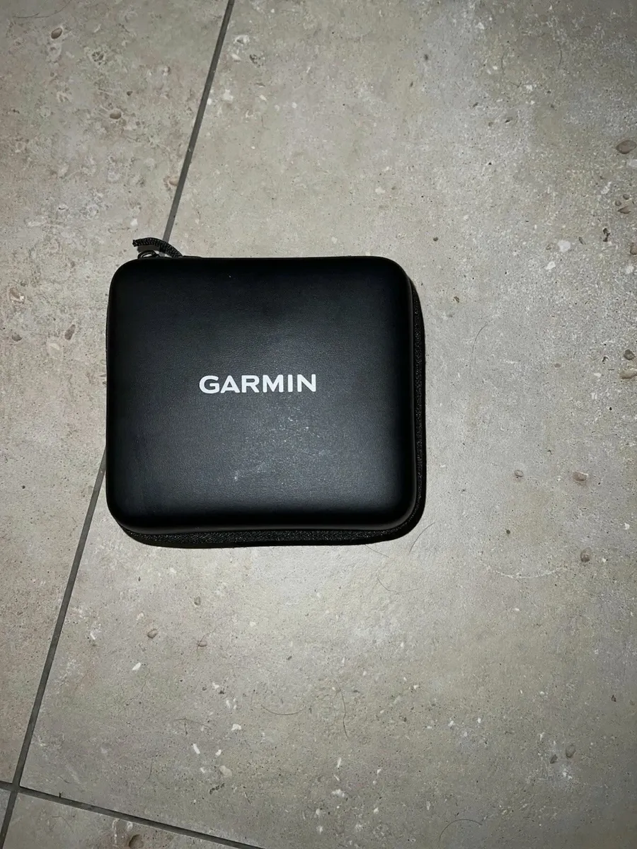 R10 Launch Monitor With Protective Stand - Image 4