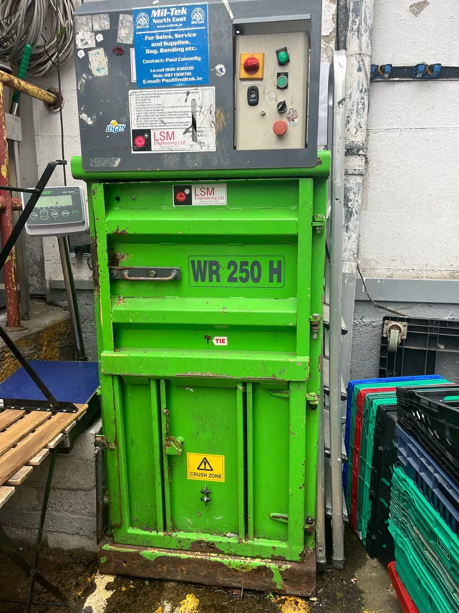 Cardboard baler - Image 1