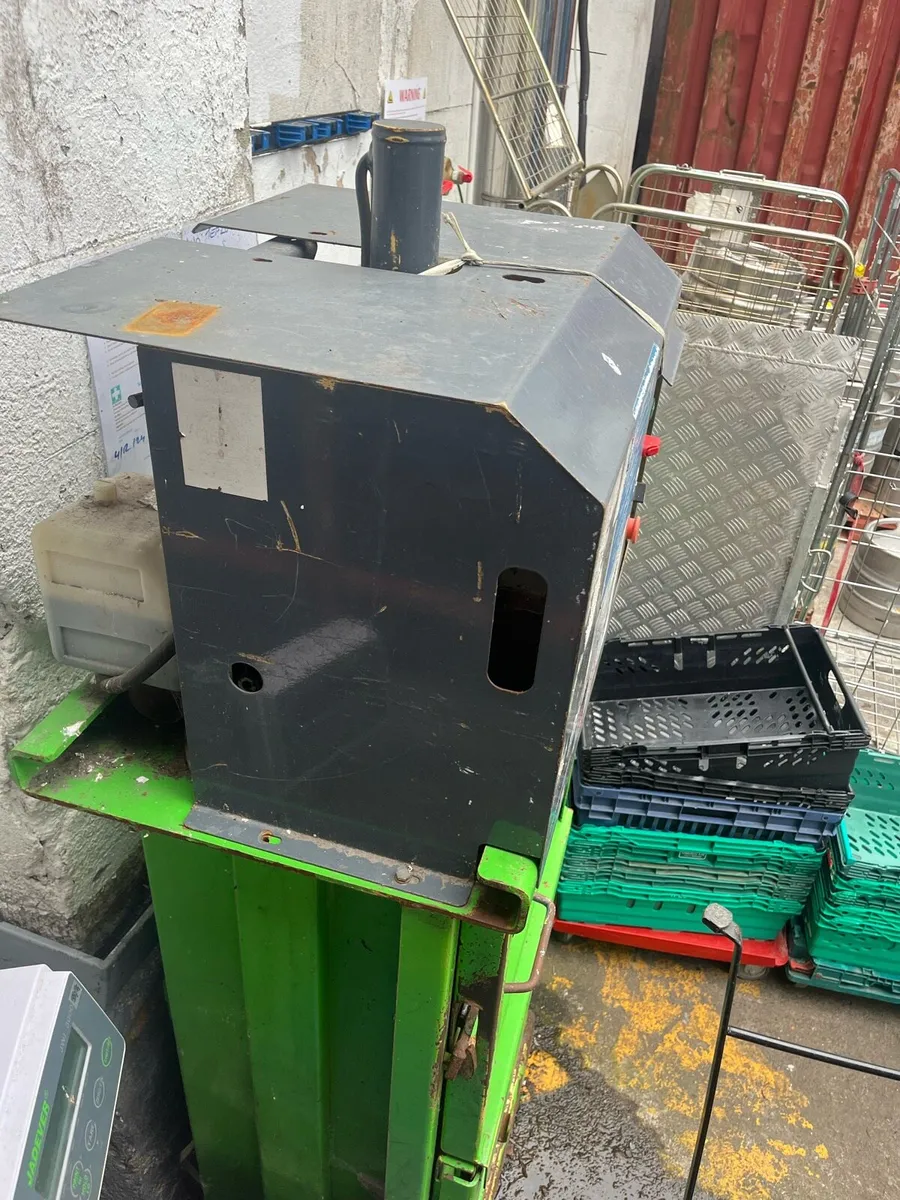 Cardboard baler - Image 2