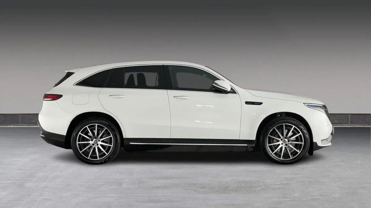 211 Mercedes ECQ Amg Line - Image 3