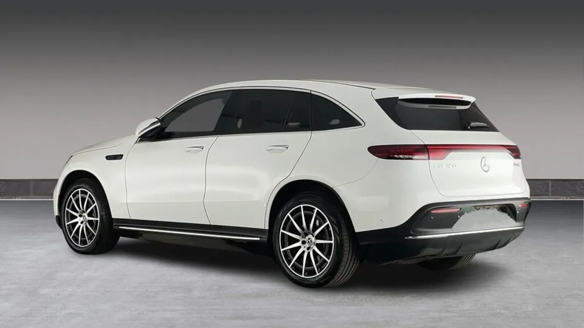 211 Mercedes ECQ Amg Line - Image 2