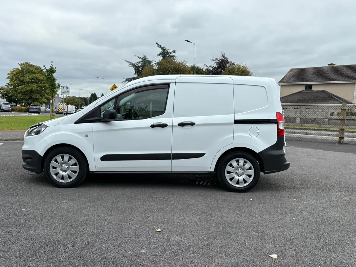 ABSOLUTELY STUNNING 2017 FORD COURIER - Image 4