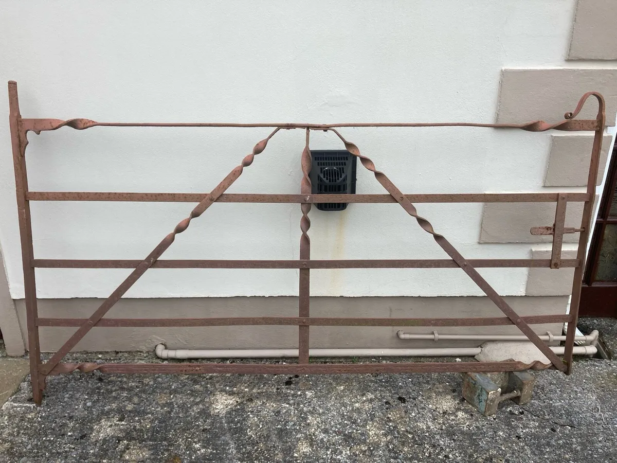 Old farm gates - Image 1