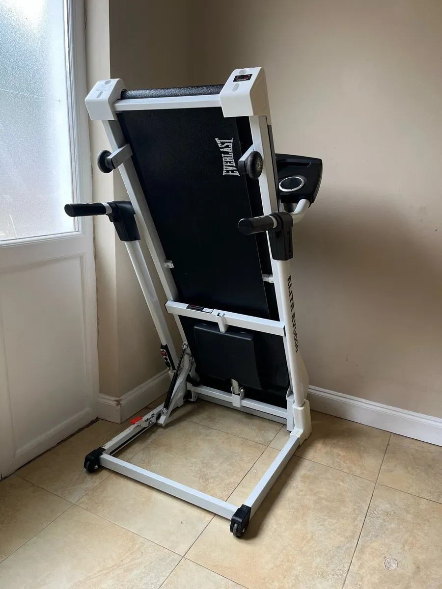 Treadmill 1-14km / 1/12% electric incline. - Image 2