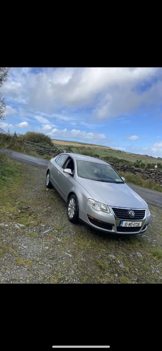 2010 Volkswagen Passat BlueMotion - Image 2