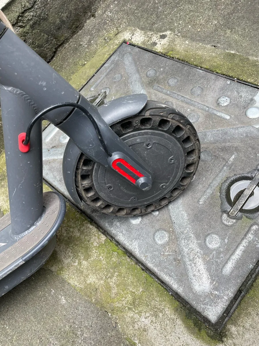 Electric scooter - Image 2