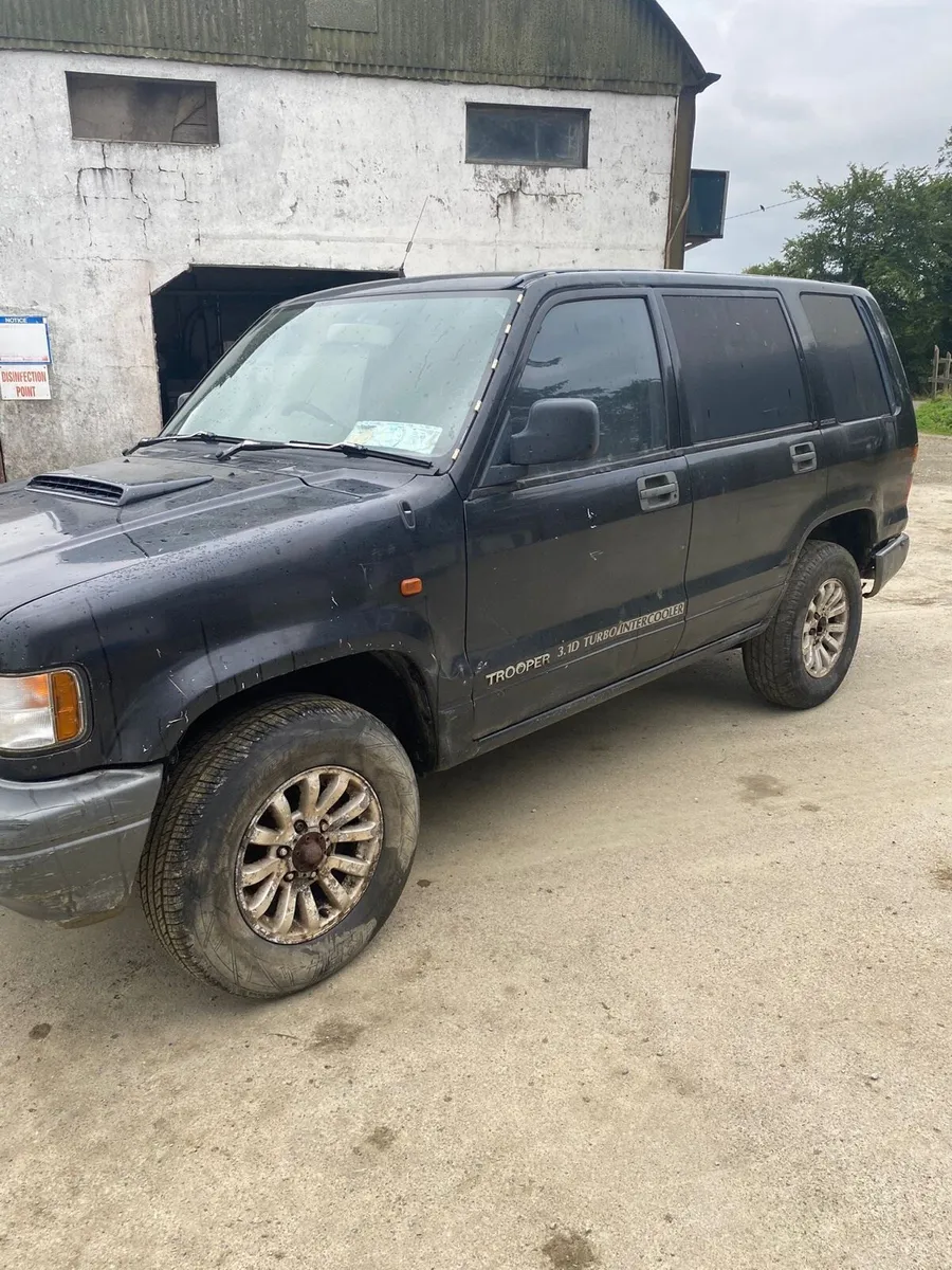 Isuzu Trooper 3.1 - Image 3