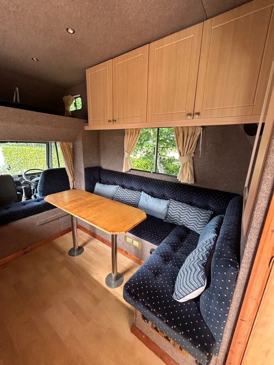 Horse Lorry - Image 4
